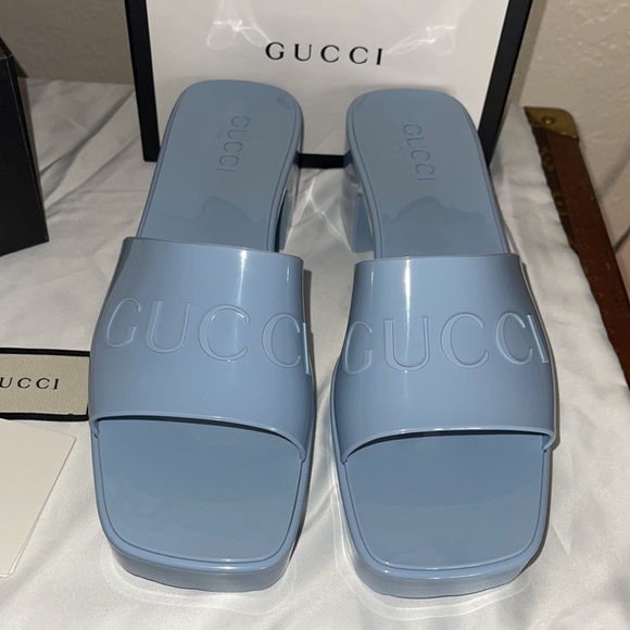 Authentic Gucci Rubber Gucci Logo Womens Platform Slide Sandals size 39 or US 9
